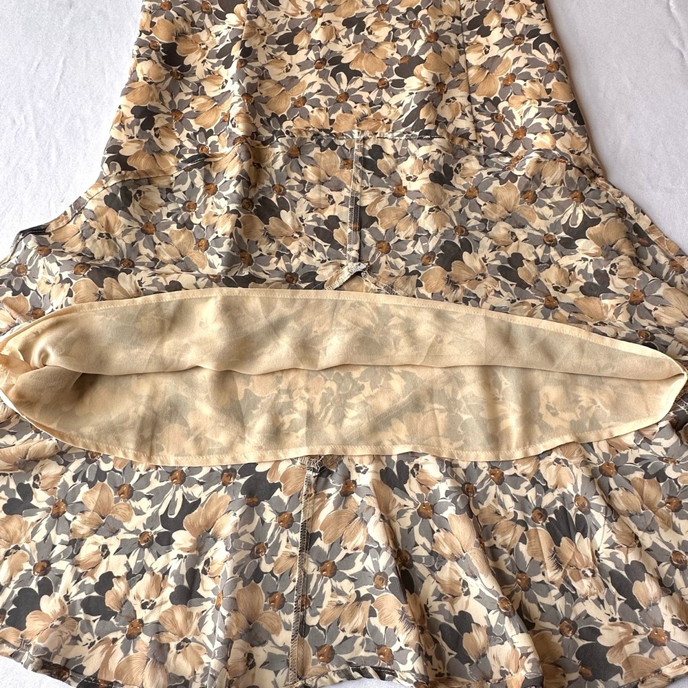 LOFT Womens Dress Tan Floral Sleeveless Ruffle V-neck Neckline Knee Length Sz 6 - Picture 14 of 15